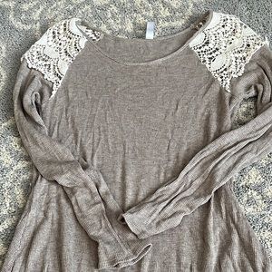 Flannel style long sleeved shirt